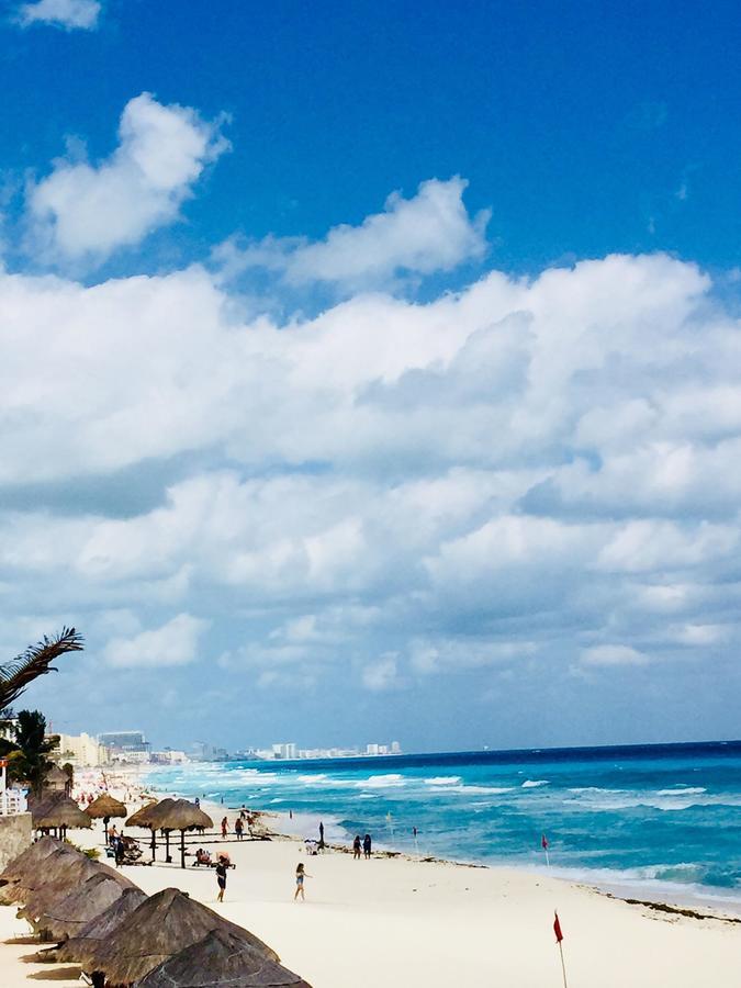 Brisas Sealight Apartment Cancún Eksteriør billede