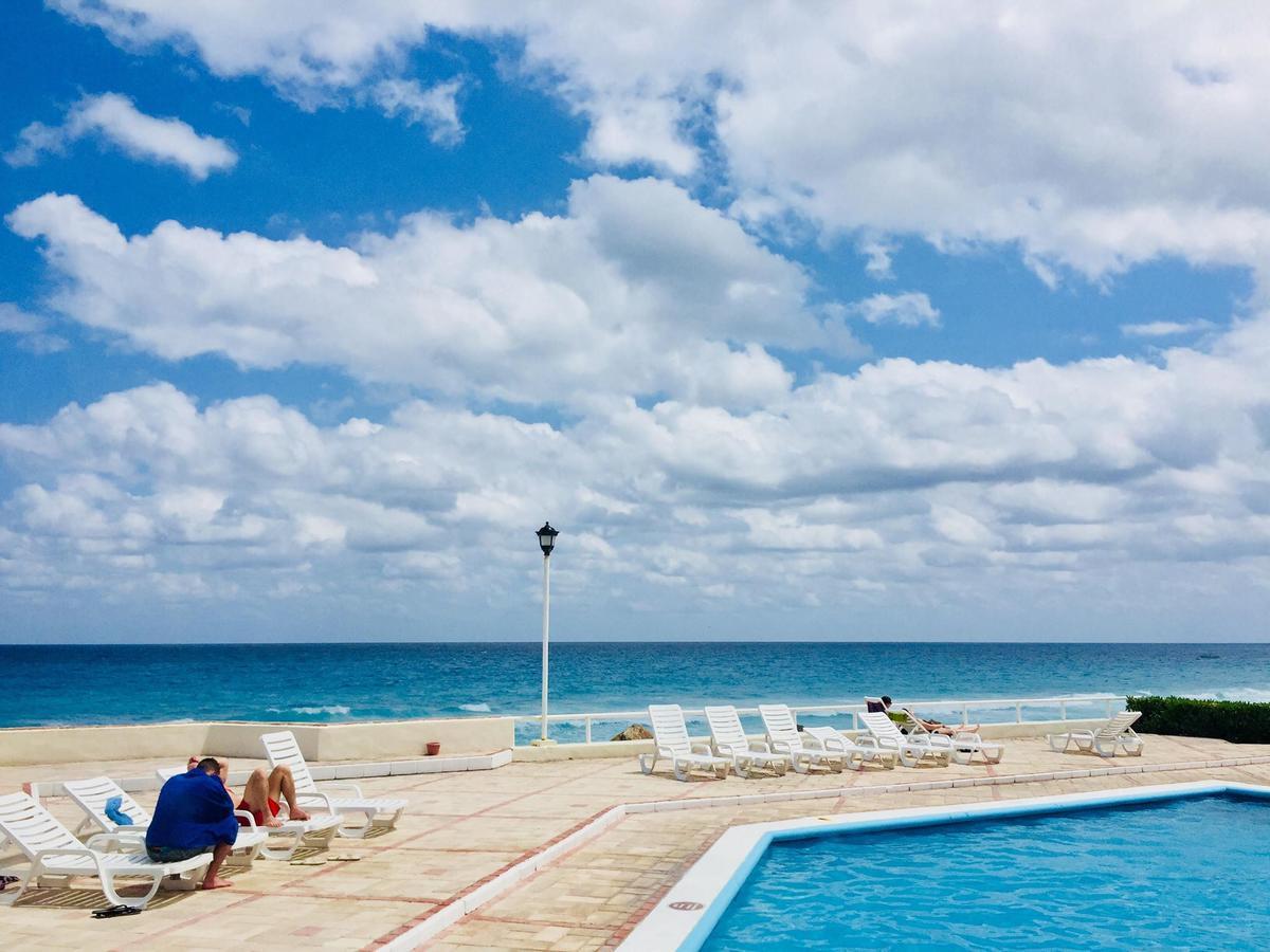 Brisas Sealight Apartment Cancún Eksteriør billede
